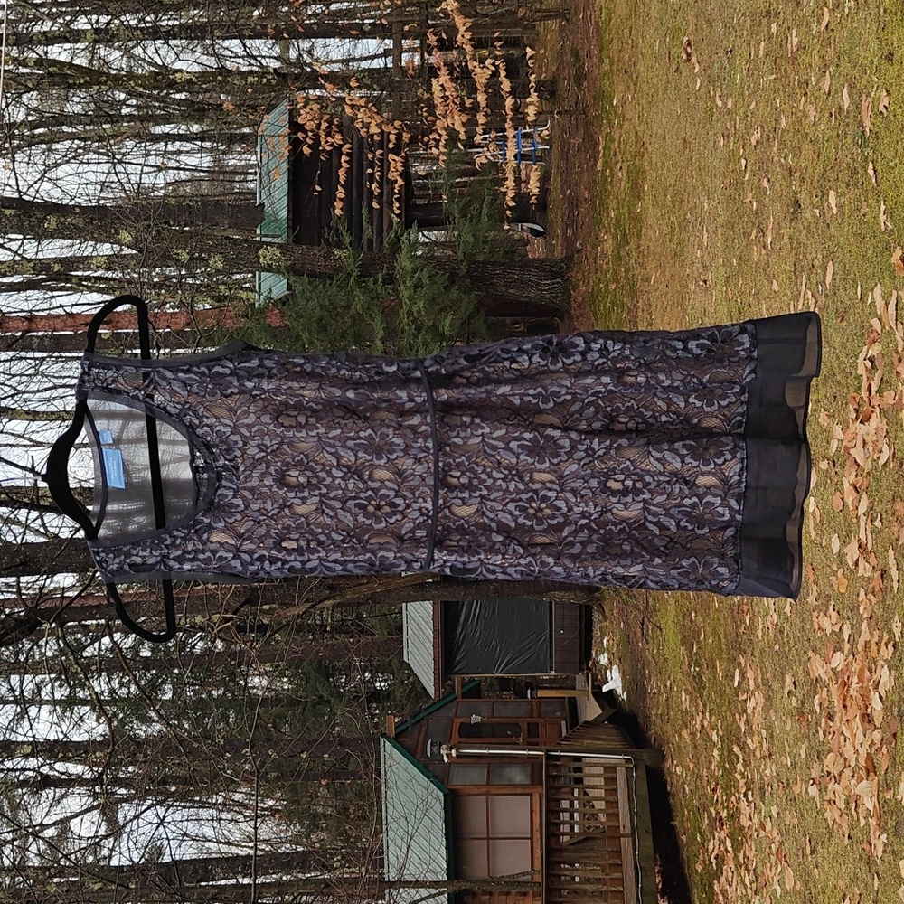 Vera Wang floral lace dress